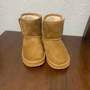 Cozy toddler girl Boots